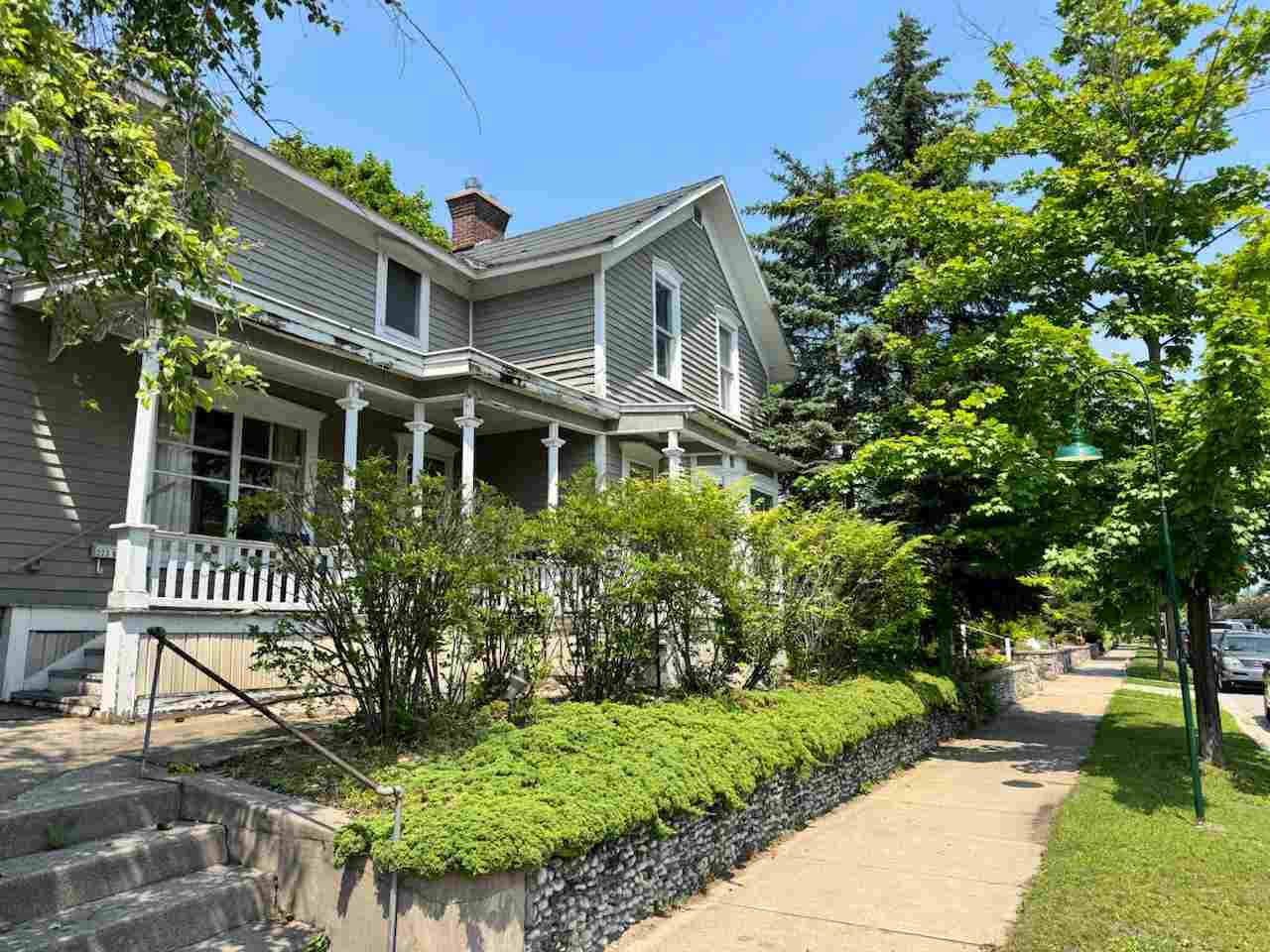 223 E Third  Harbor Springs MI 49740 photo