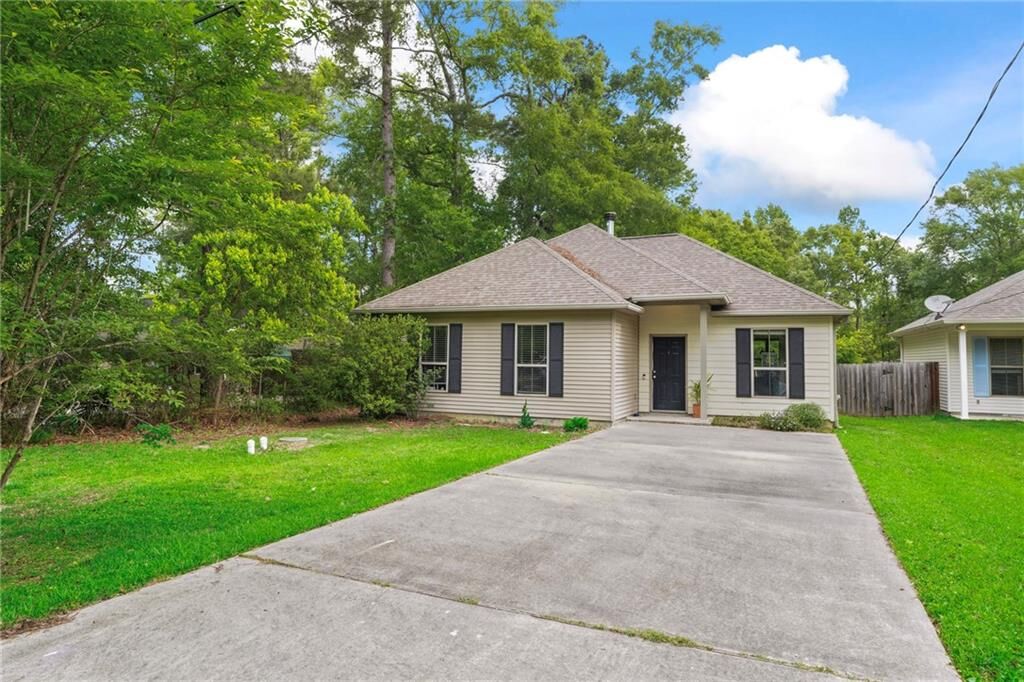 Property Photo: 1819 Caroline Street LA 70448