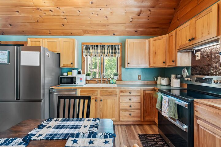 Property Photo: 42 Indian Trail NH 03886