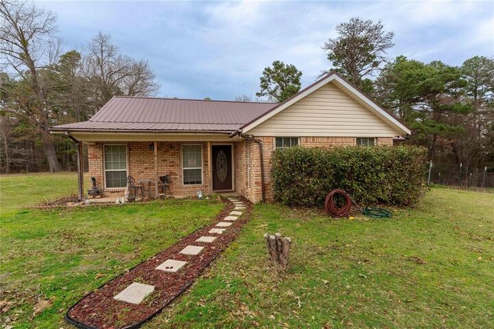 Property Photo:  162 Private Road 35976  TX 75411 