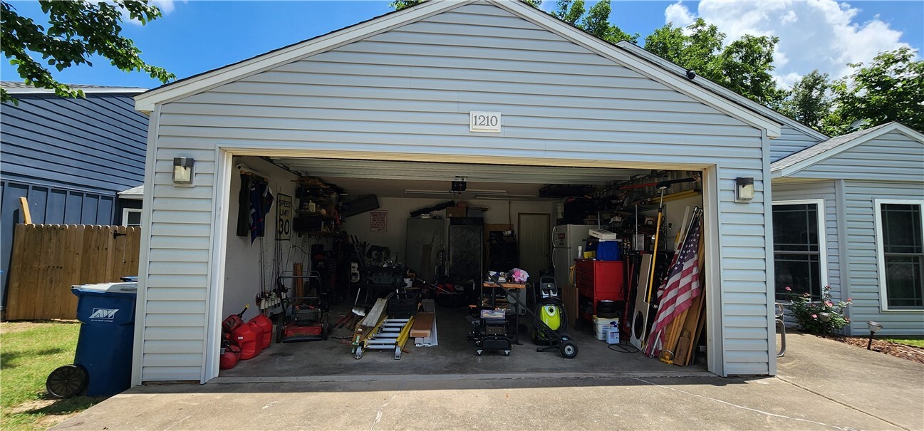 Property Photo: 1210 Spring Street AR 72712