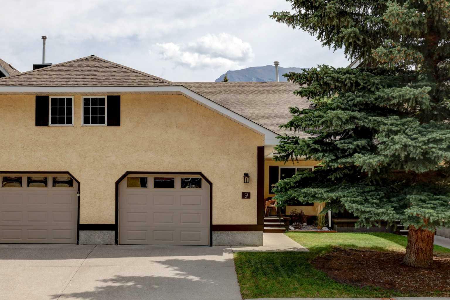 Property Photo: 216 Three Sisters Drive 9 AB T1W 2M2