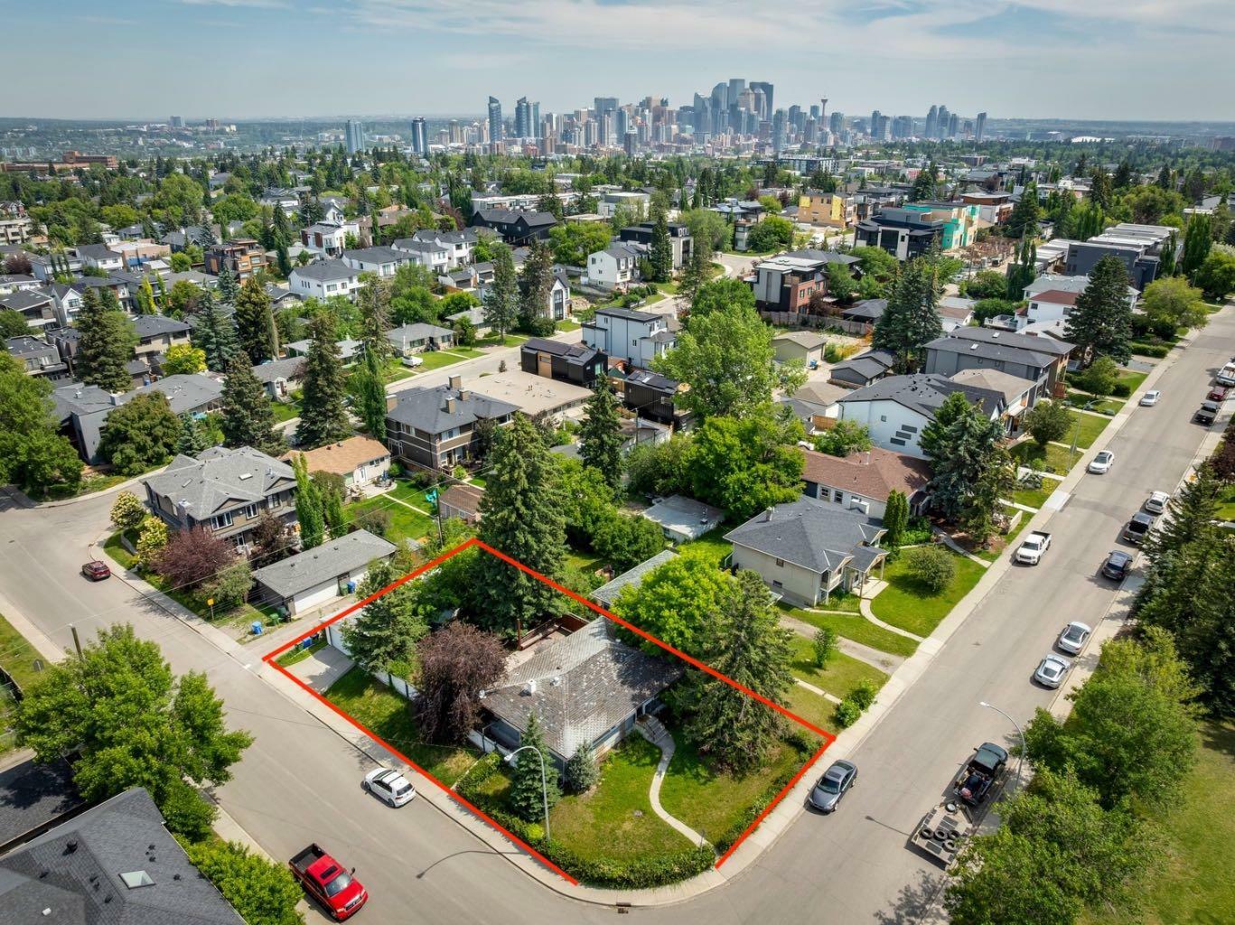 2240 30 Avenue SW  Calgary AB T2T 1R7 photo