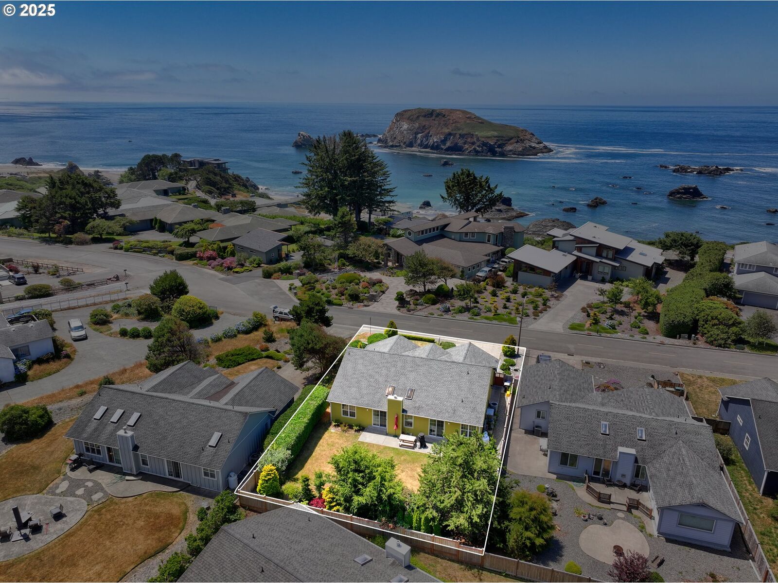 Property Photo: 96343 Dawson Rd OR 97415