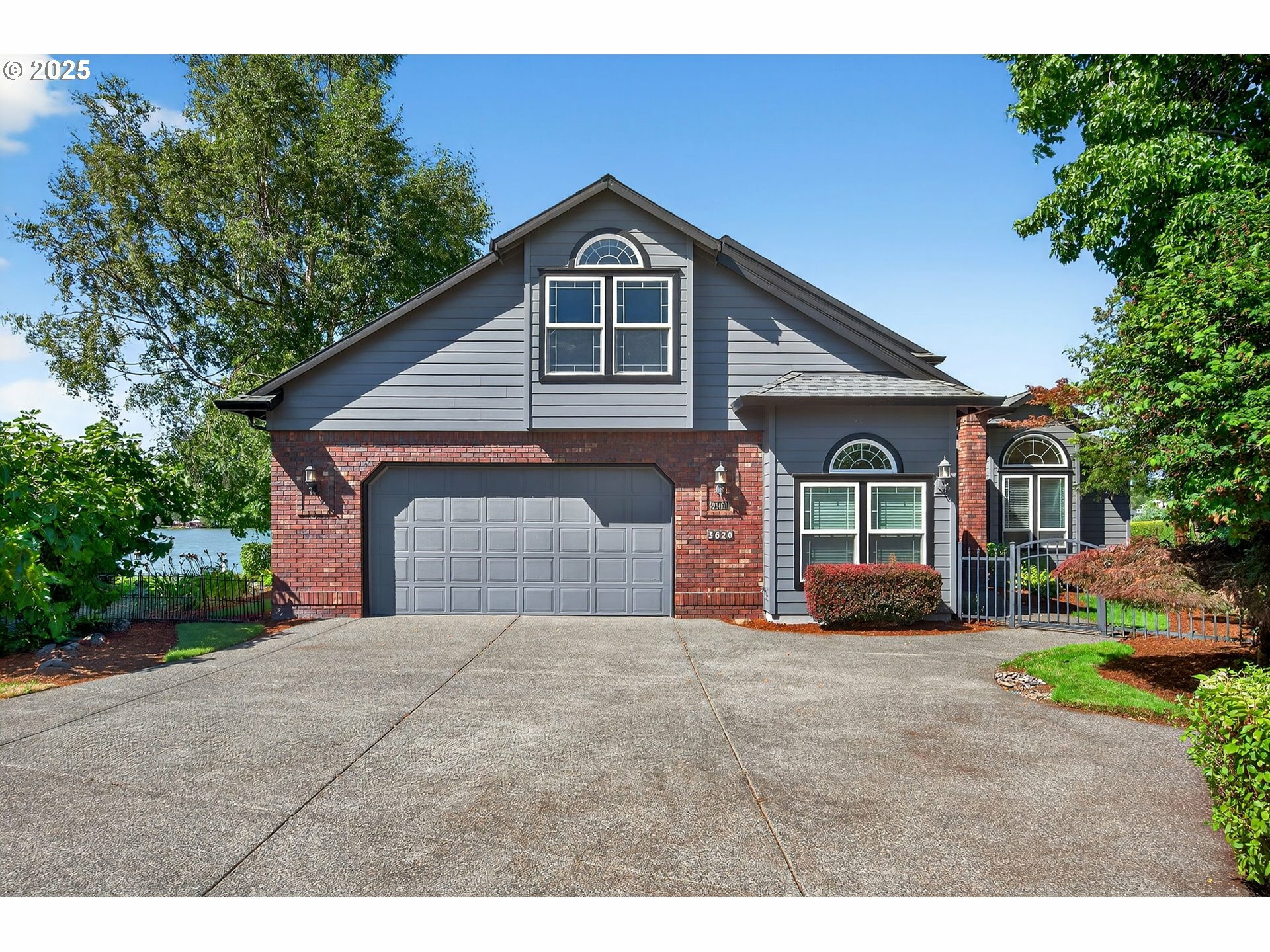 Property Photo:  21401 NE Shore Dr  OR 97024 
