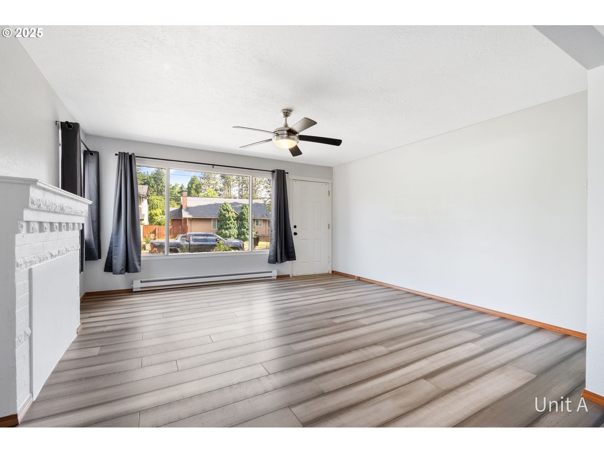 Property Photo: 13810 SE Knight St OR 97236