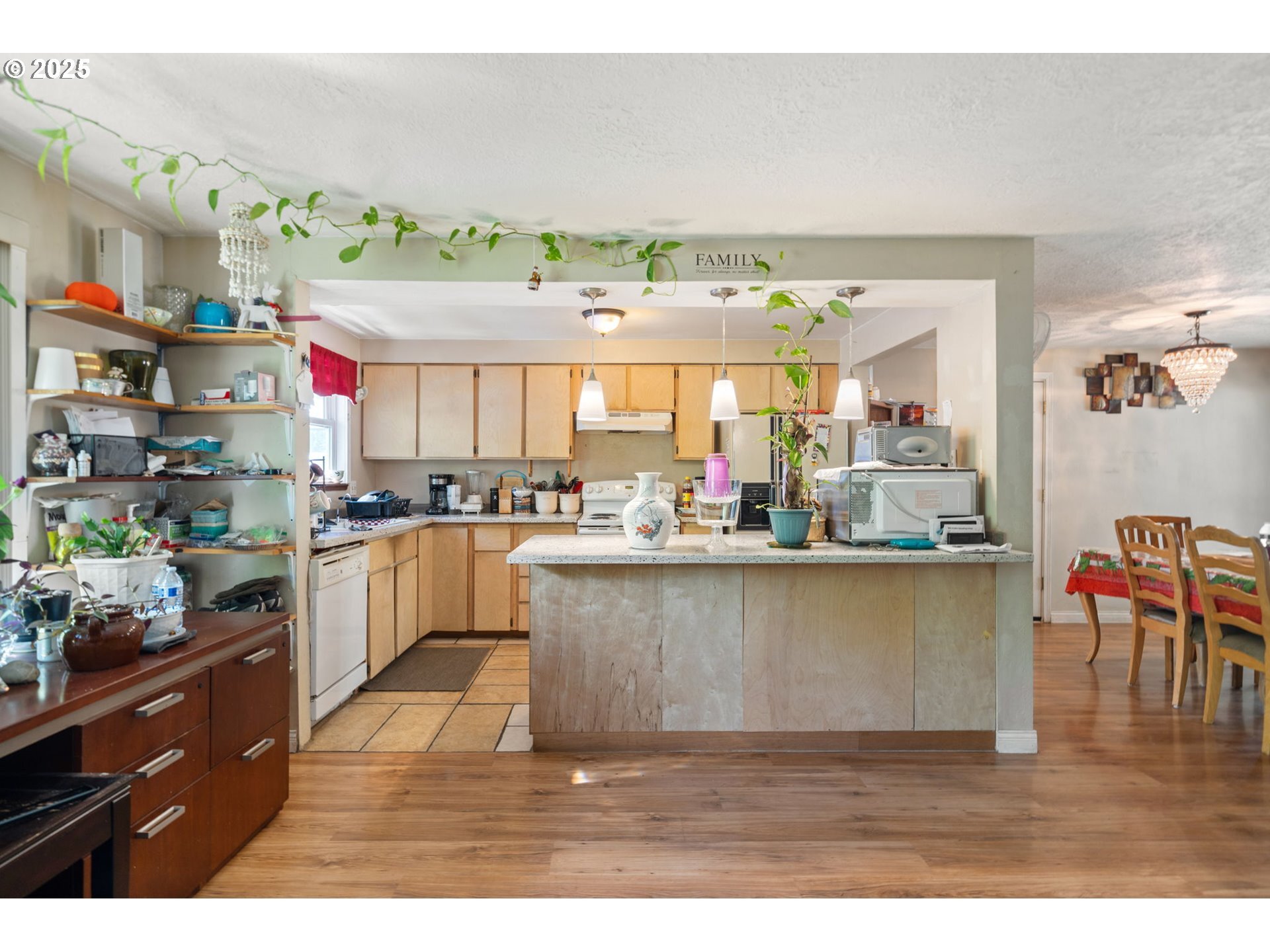 Property Photo: 3130 SE 161st Ave OR 97236