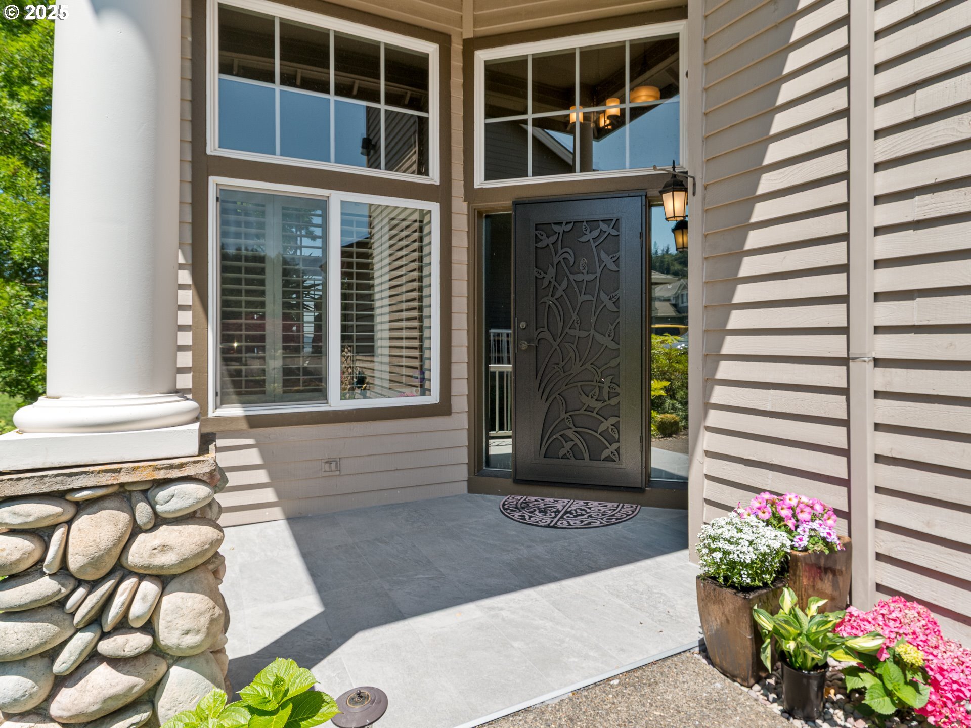 Property Photo:  8833 SE Bristol Park Dr  OR 97086 