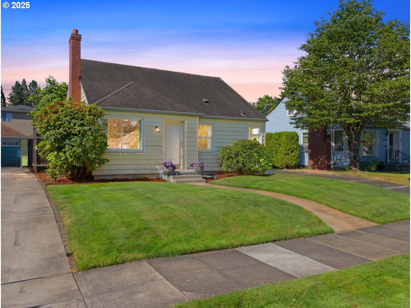 Property Photo: 4788 N Yale St OR 97203