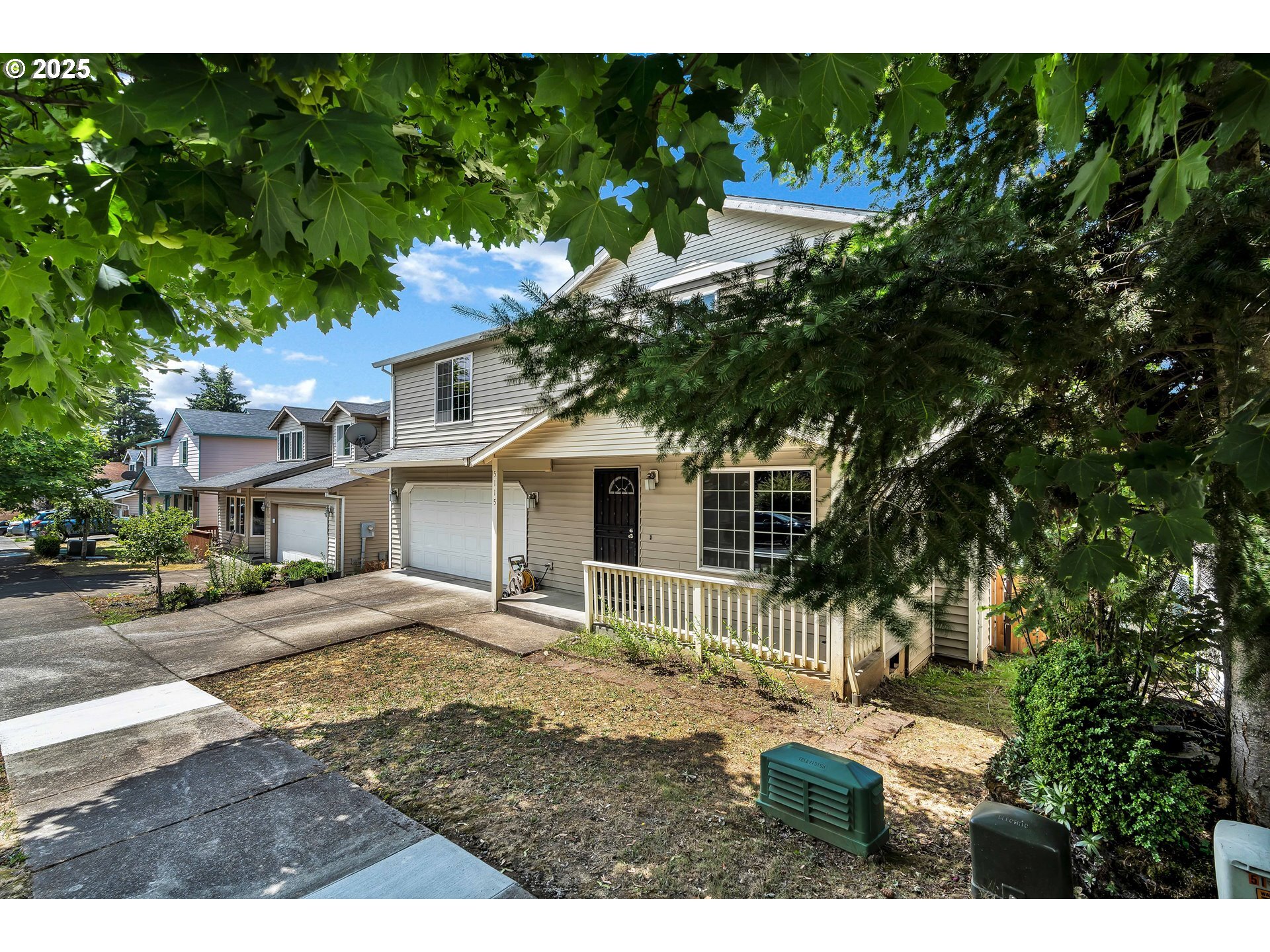 Property Photo: 5115 SE 140th Pl OR 97236