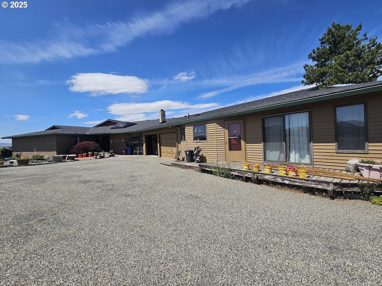 Property Photo:  1014 Roe Dr  WA 98620 