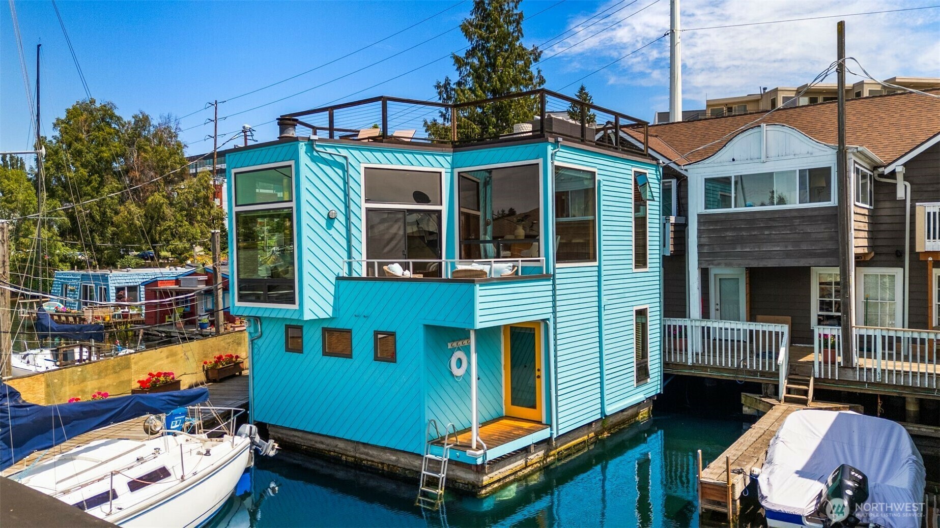 Property Photo:  2727  Fairview Avenue E 1  WA 98102 