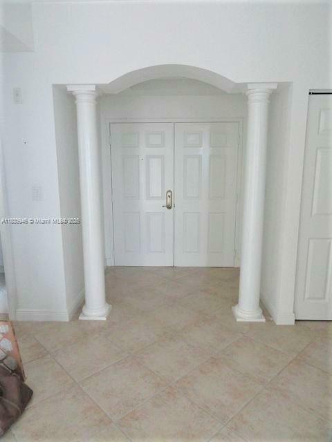 Property Photo: 9021 SW 94 St 606 FL 33176