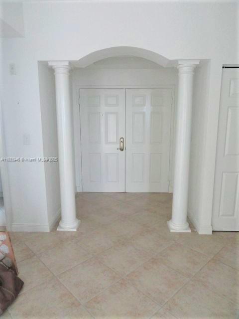 Property Photo: 9021 SW 94 St 606 FL 33176