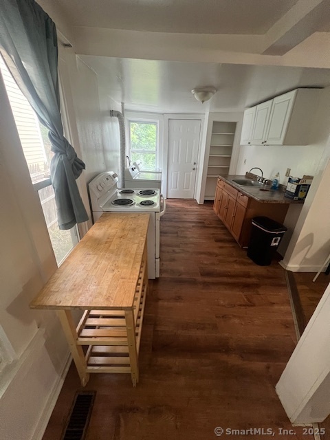 Property Photo:  28 Compton Street 1  CT 06511 