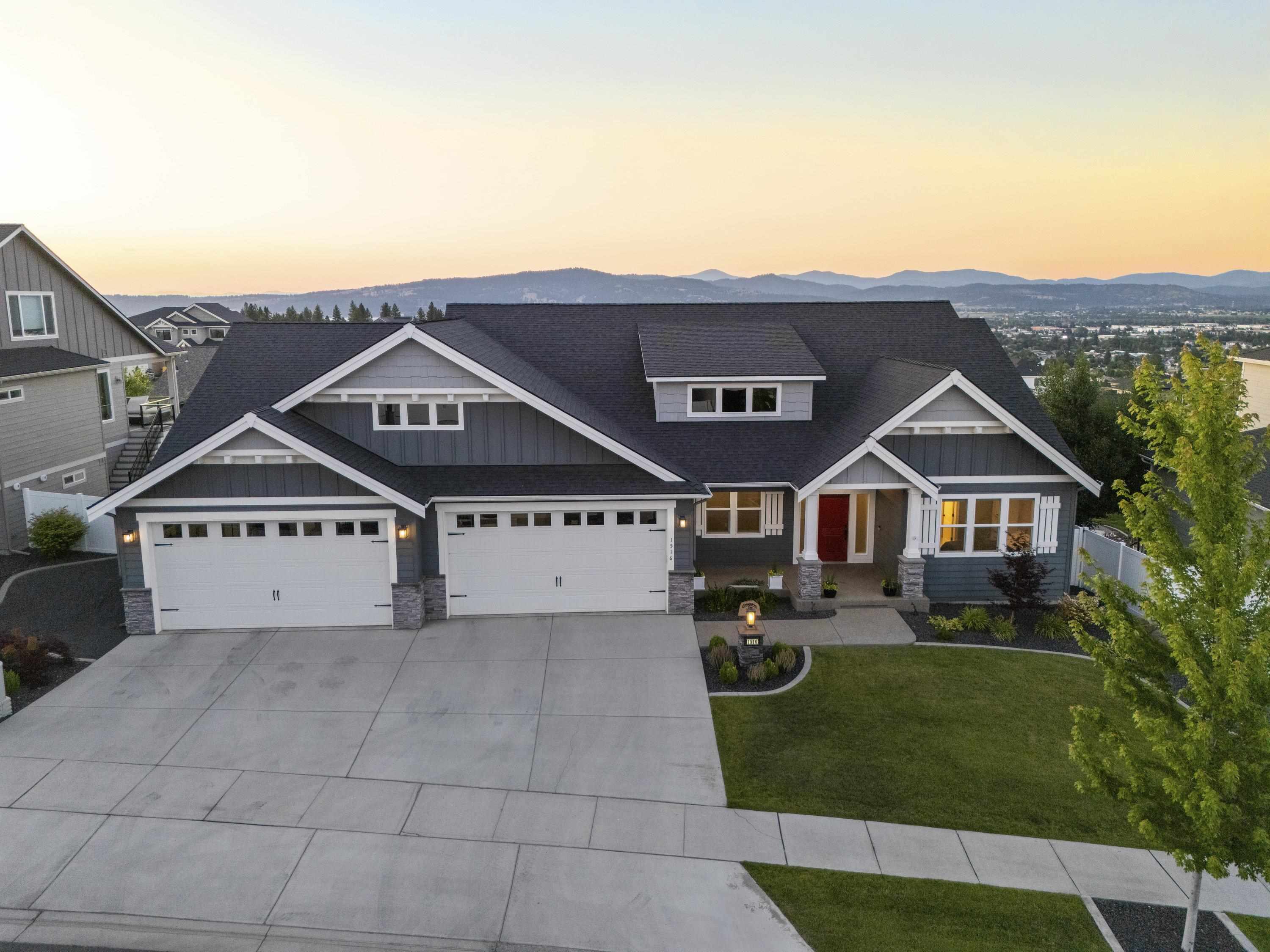 Property Photo: 1516 S Morningside Heights Dr WA 99016