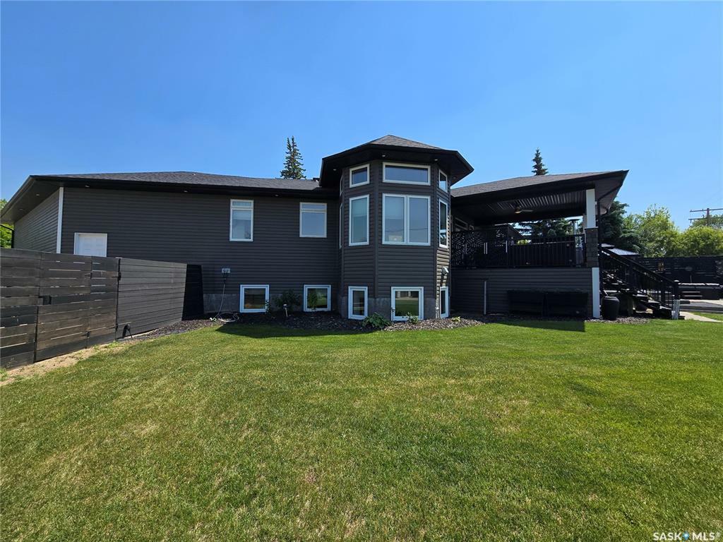 Property Photo: 812 Pacific Street SK S0G 2B0