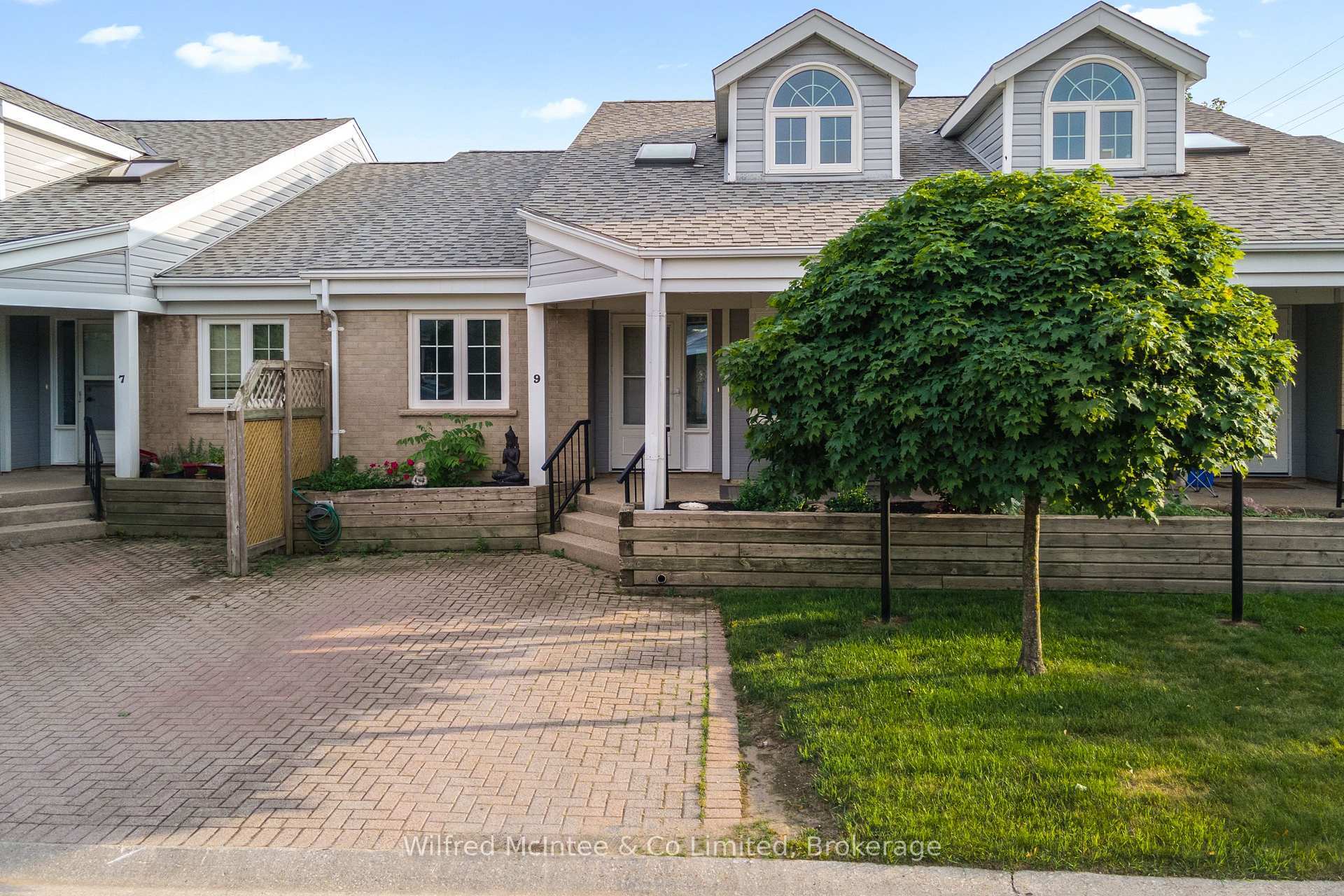 Property Photo: 834 Arlington Street 9 ON N0H 2C4