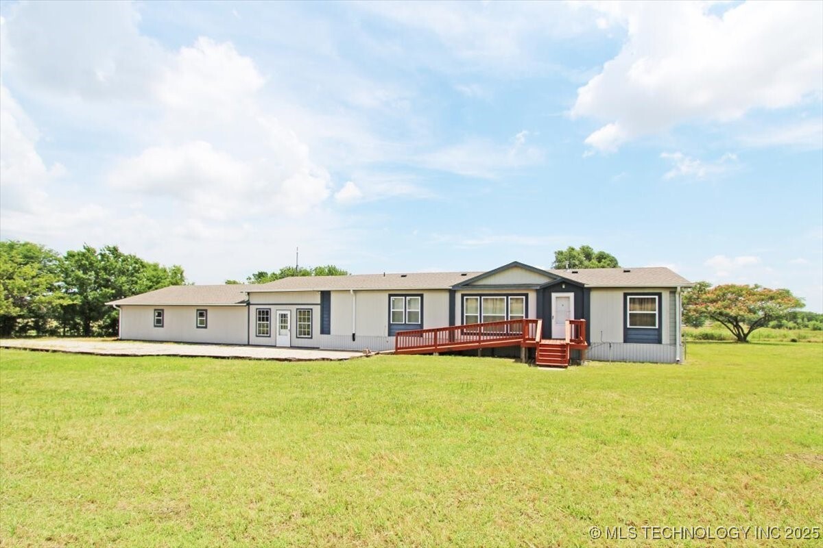 Property Photo: 10926 Ew 27 Road OK 74048