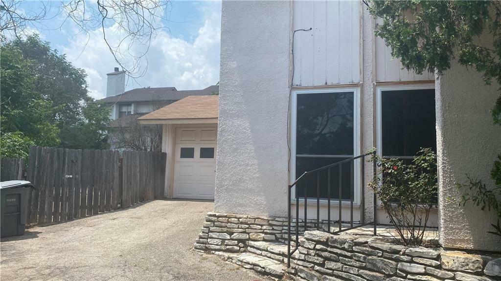 Property Photo: 6900 Hart Lane D TX 78731