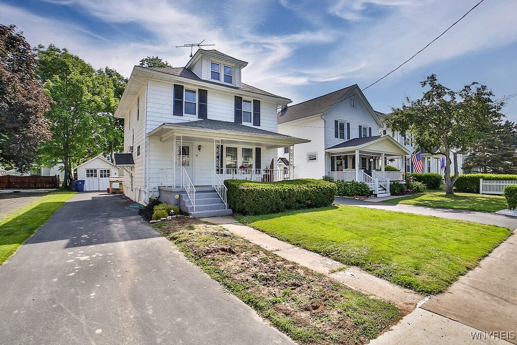 Property Photo: 42 Beverly Avenue NY 14094