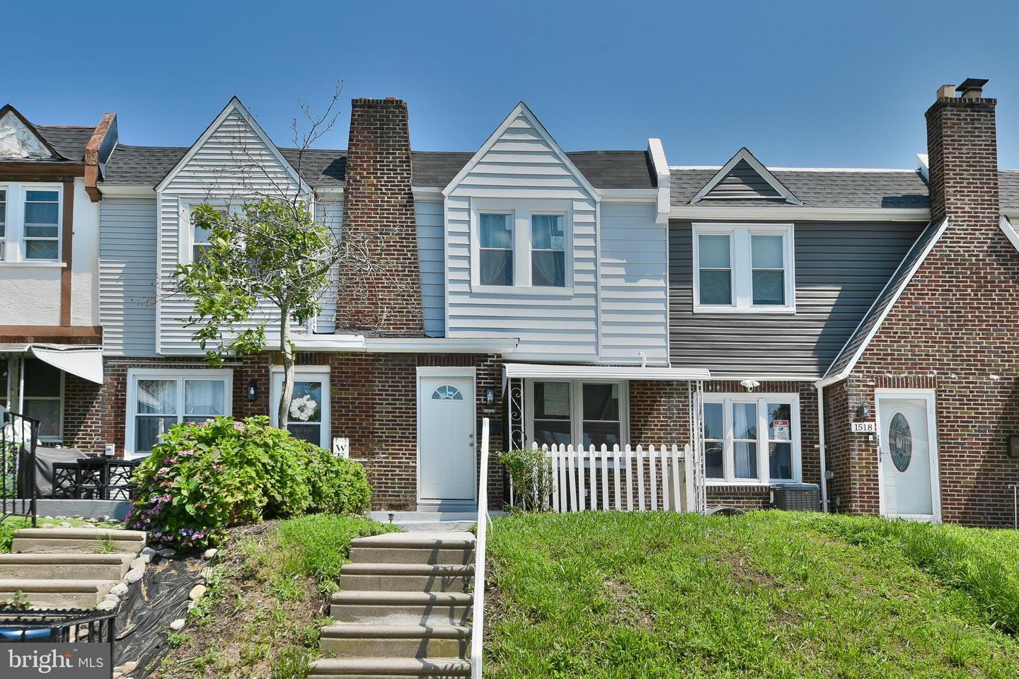 Property Photo: 1520 E Mayland Street PA 19138