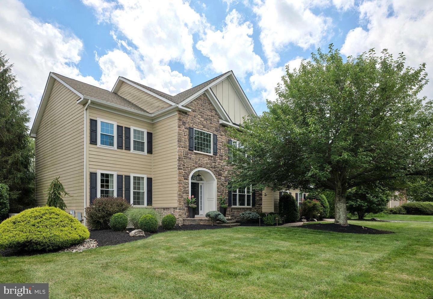 Property Photo: 1504 Hayfield Drive PA 19067