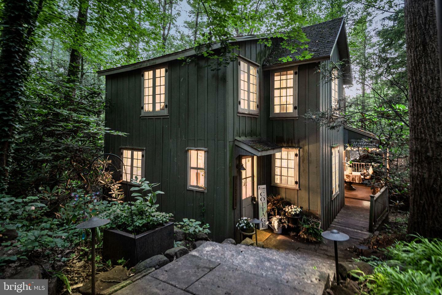 Property Photo:  208 Columbia Avenue  PA 17064 