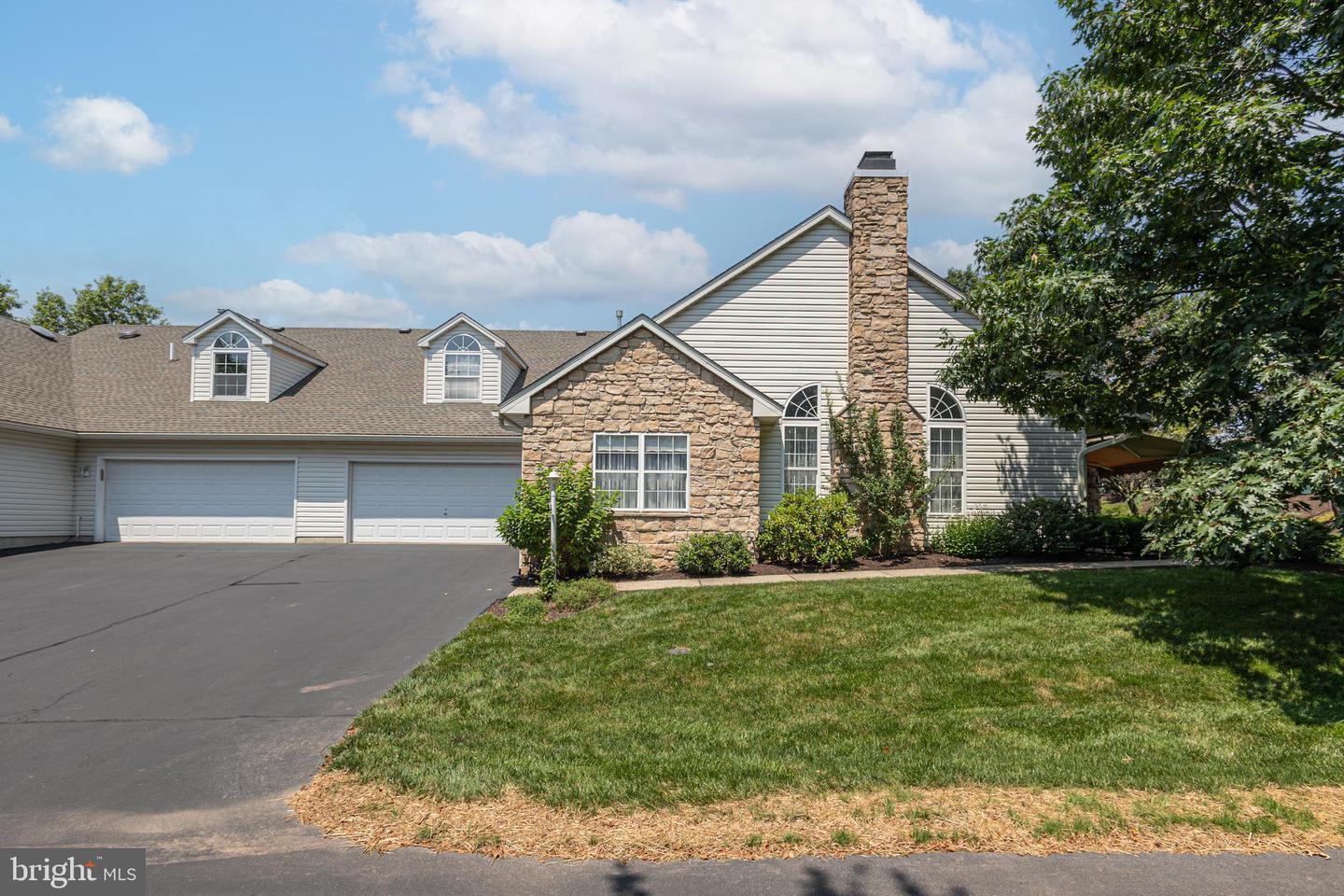 Property Photo: 166 Sussex Lane PA 18964