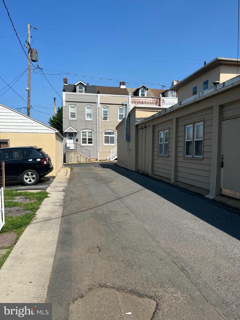 Property Photo:  332 Franklin Street  PA 19611 