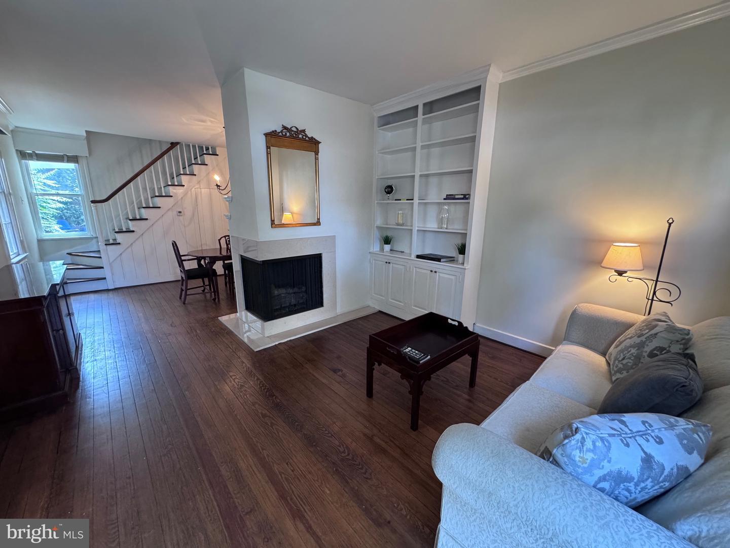 Property Photo: 210 Gibbon Street VA 22314