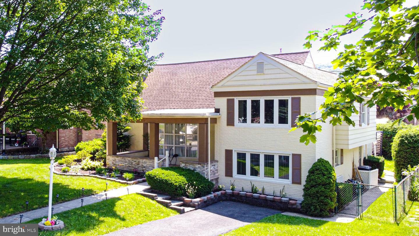 919 Brighton Avenue  Reading PA 19606 photo