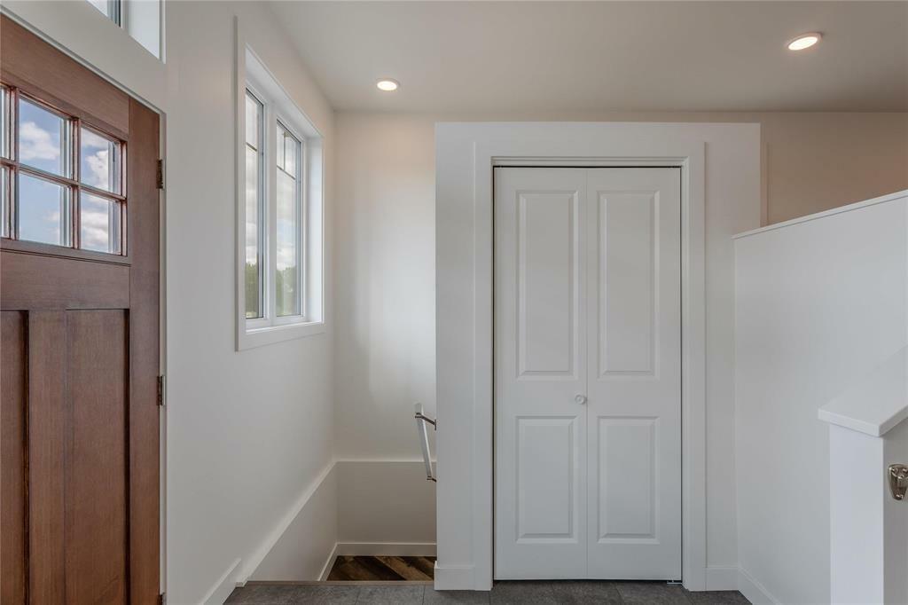 Property Photo: 7 Sherwood Place MB R0A 0R0