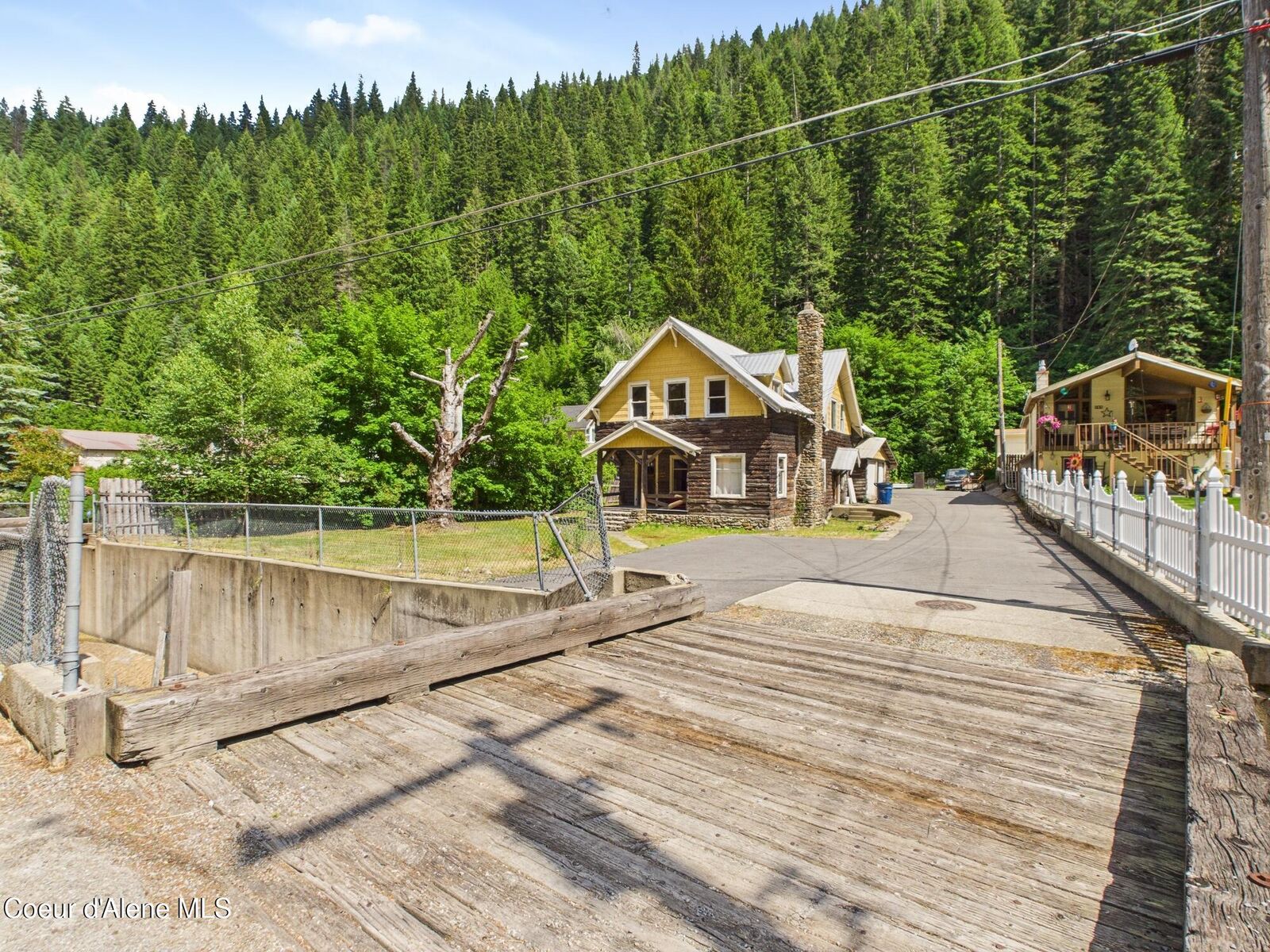 Property Photo:  185 King St  ID 83873 