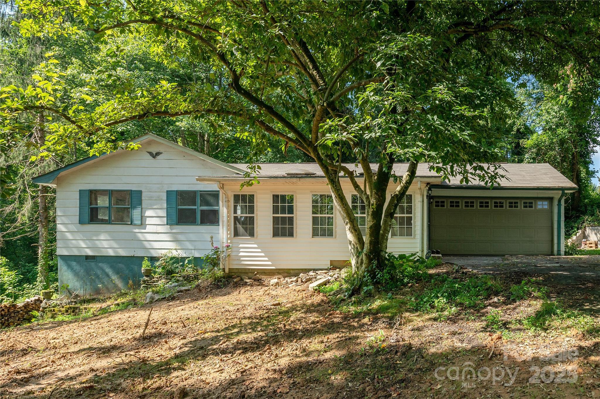 Property Photo: 18 Peaceful Valley Lane NC 28731