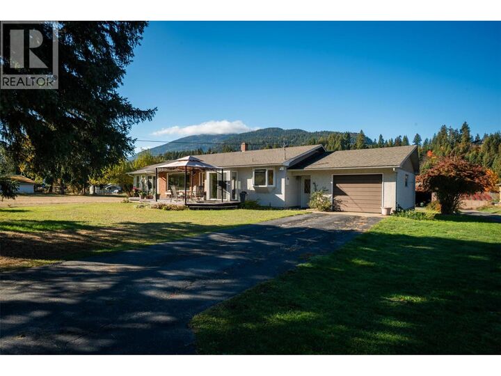 Property Photo:  2697 Shoreacres Road  BC V1N 4R1