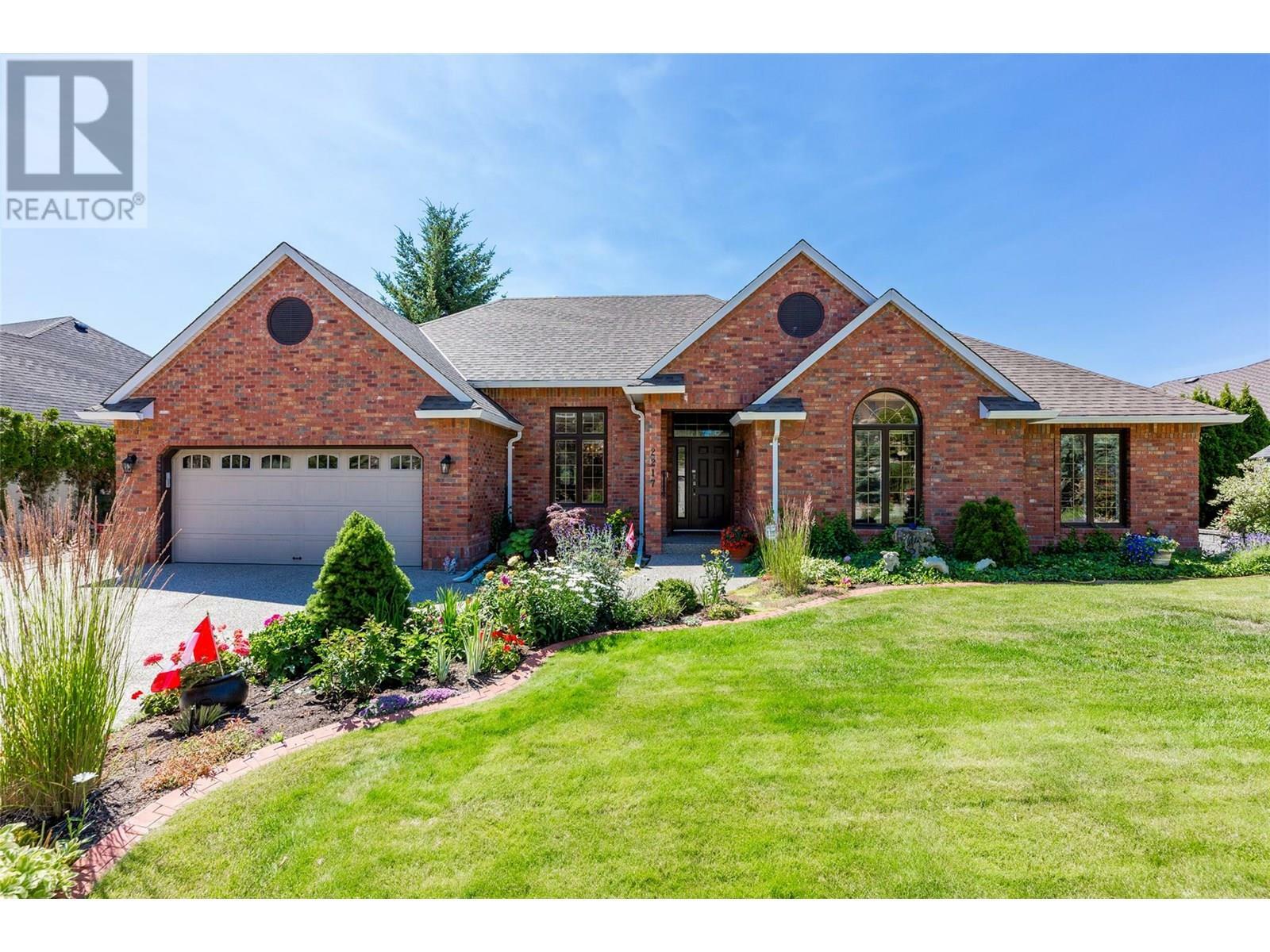 Property Photo: 2217 Breckenridge Court BC V1V 1W2