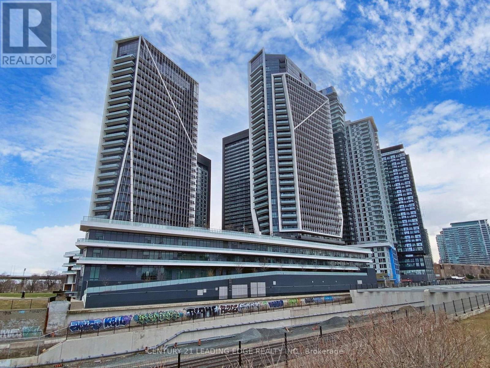 Property Photo: 50 Ordnance Street 1512 ON M6K 0C9