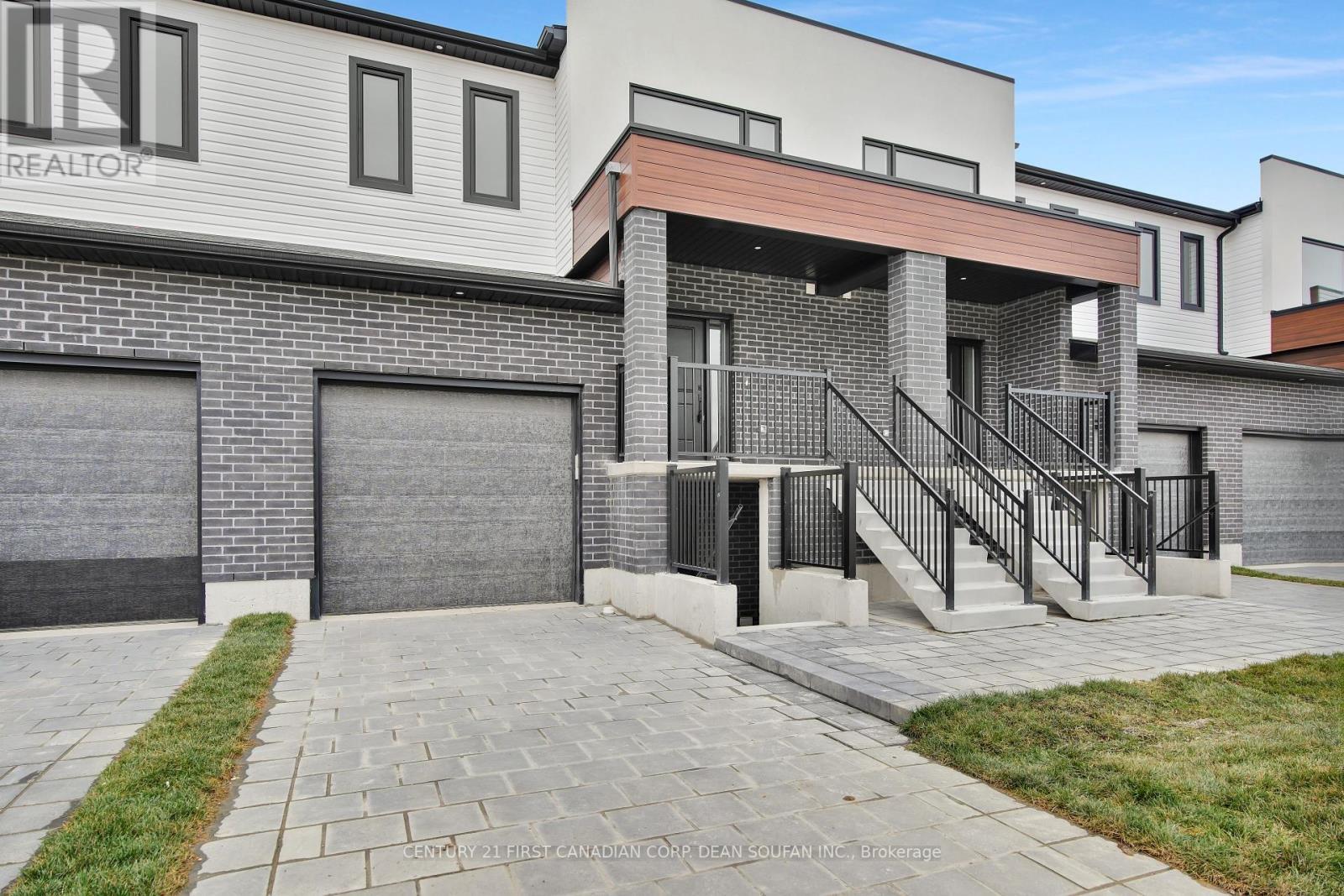 Photo de la propriété: 6643 Royal Magnolia Avenue ON N6P 0J6