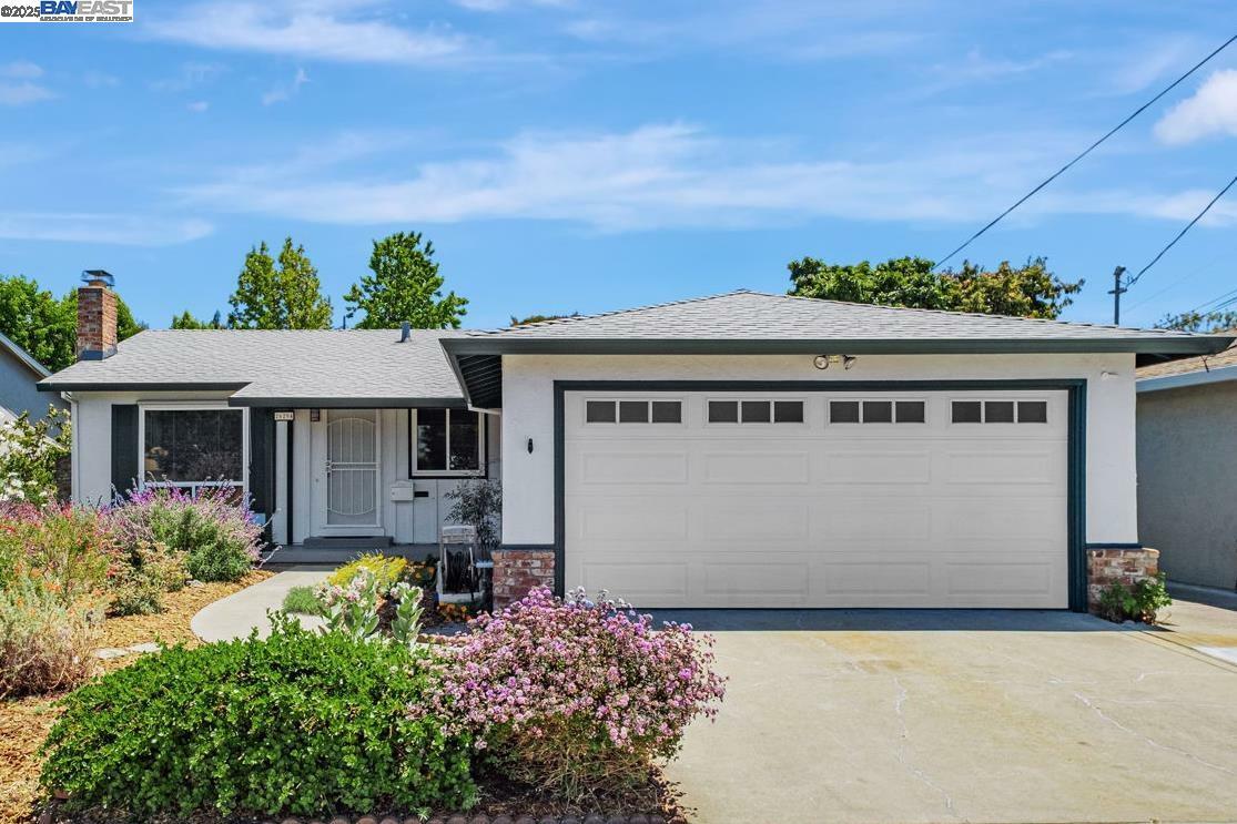 Property Photo:  26294 Dodge Ave  CA 94545 