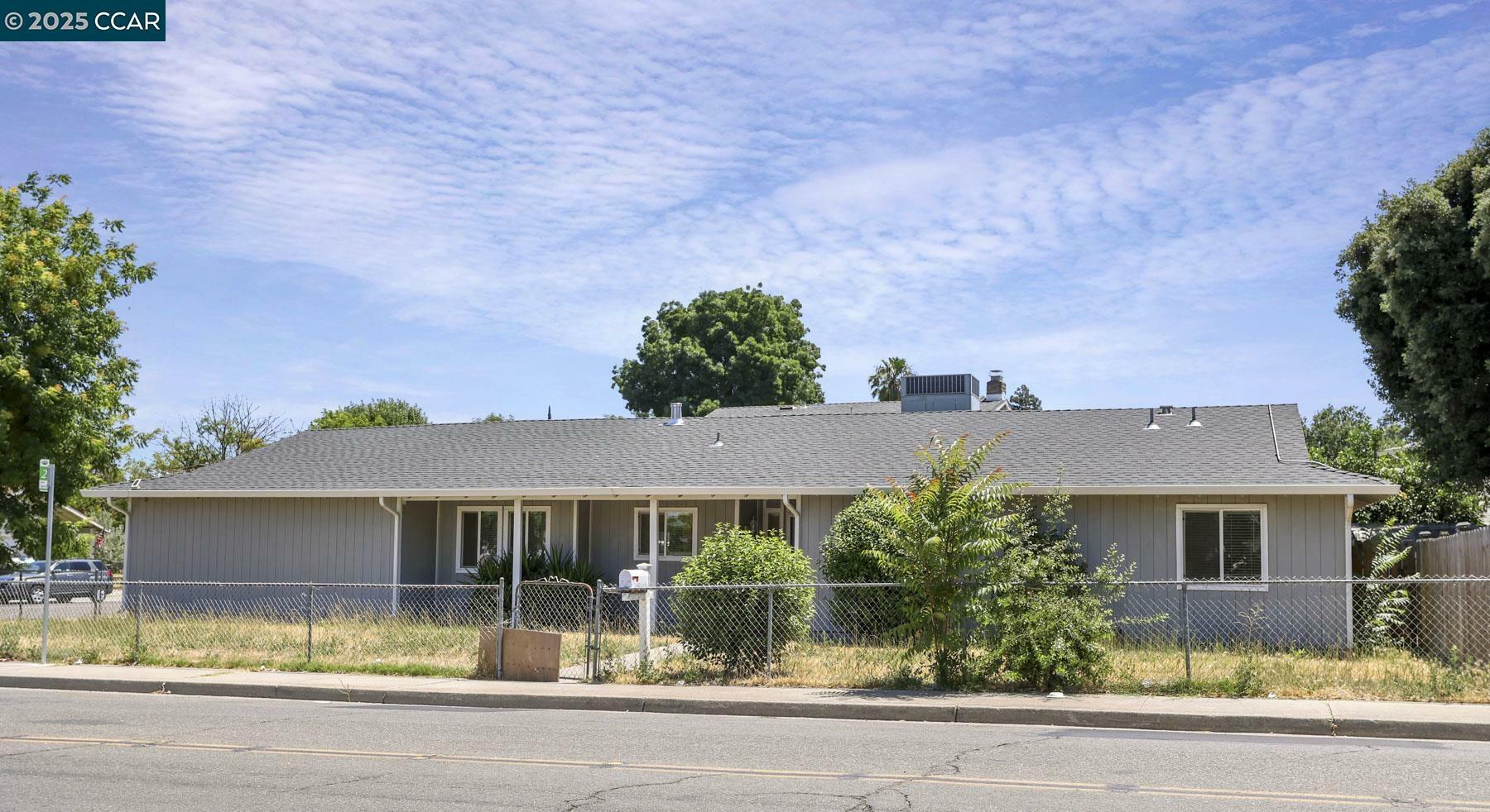 Property Photo: 7086 Plymouth Rd CA 95207
