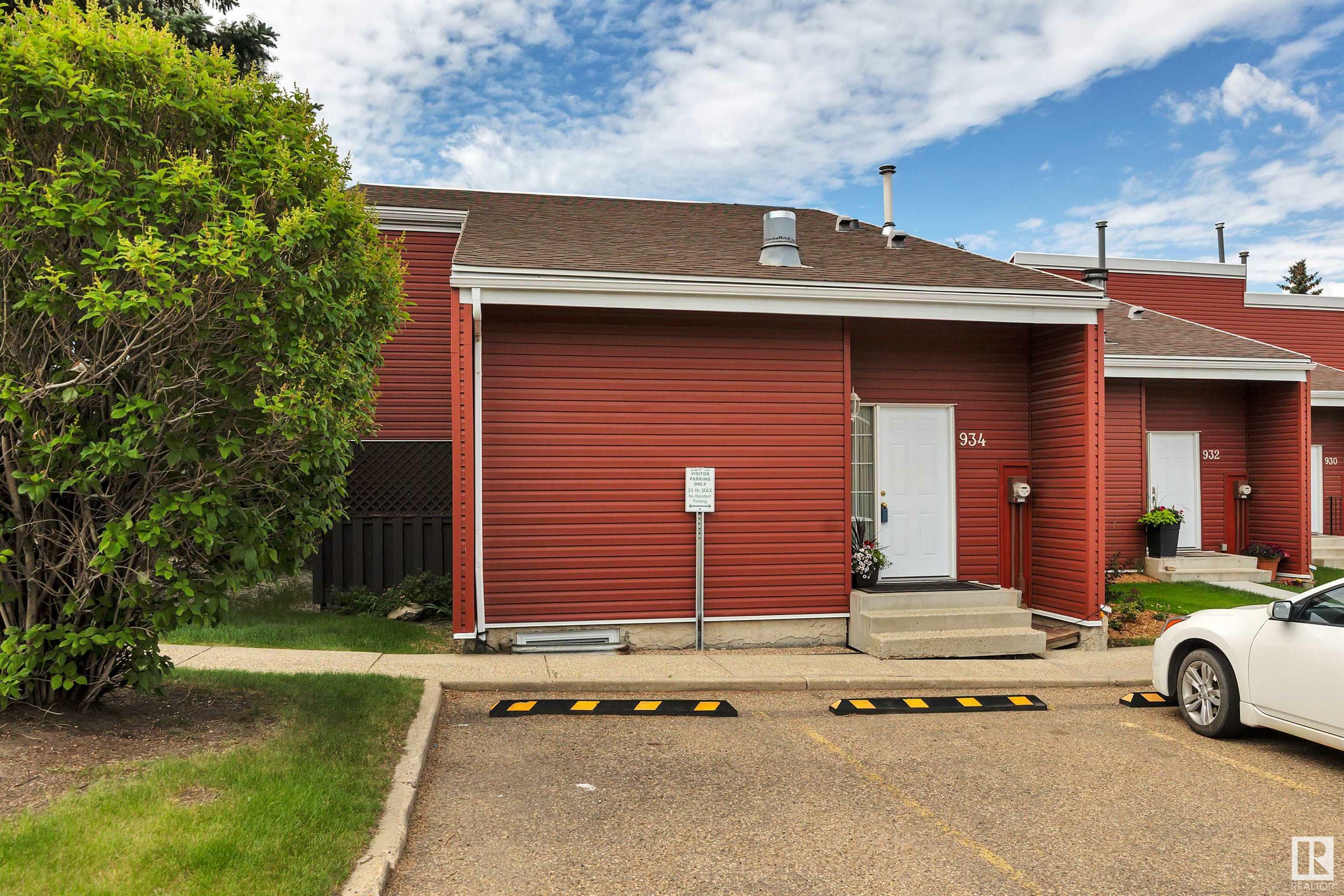 Property Photo: 934 Lee Ridge Road NW AB T6K 0R2