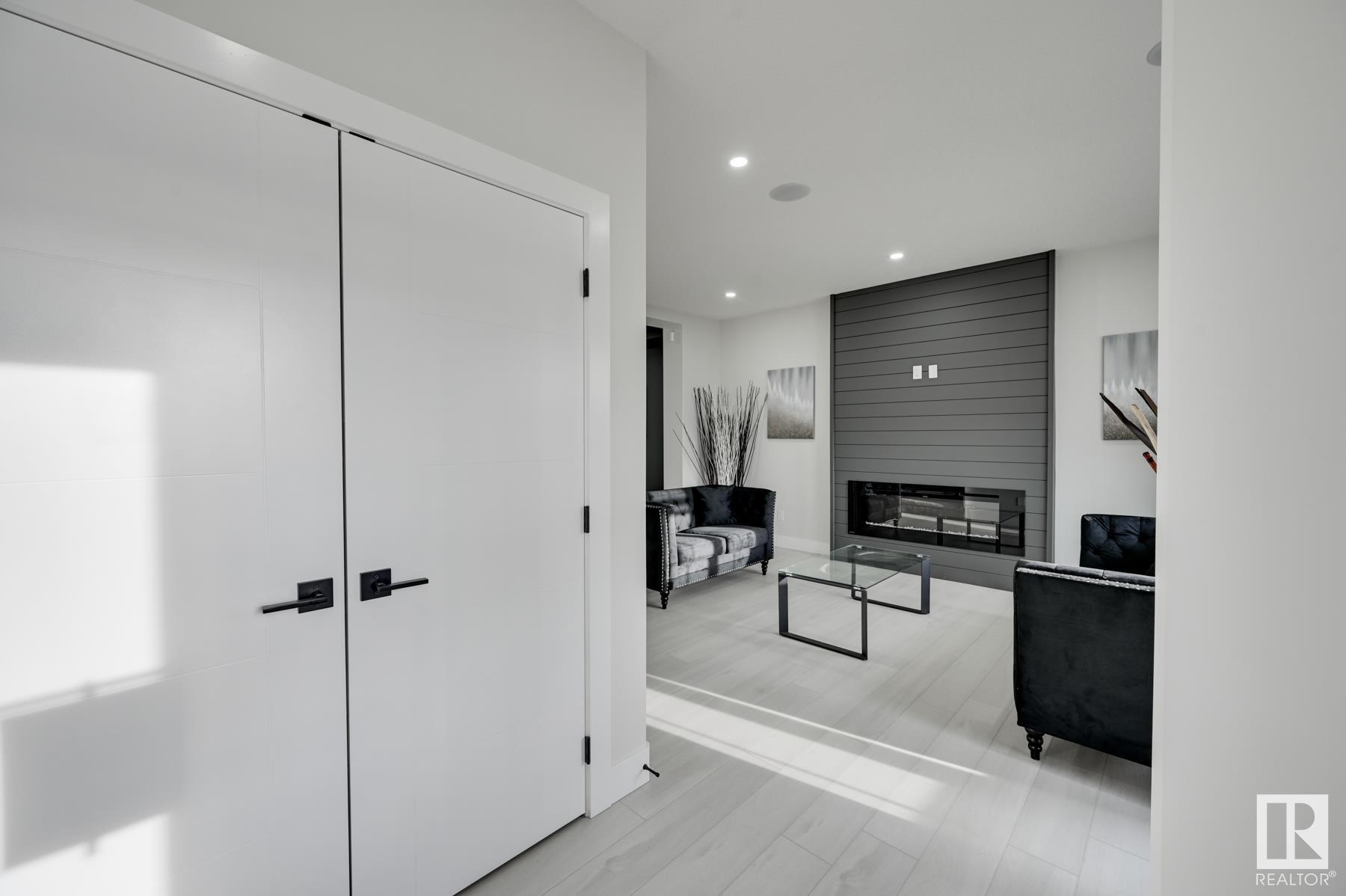 Property Photo:  2107 Crossbill Lane NW  AB T5S 0T9 