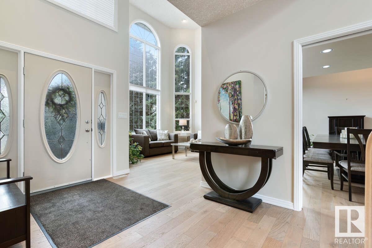 Property Photo:  434 Twin Brooks Crescent NW  AB T6J 6W7 