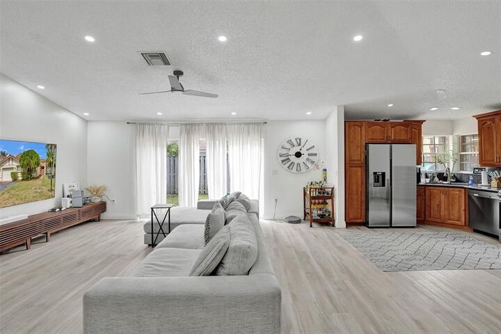 Property Photo: 13525 NW 5th Ct FL 33325