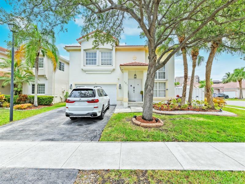 Property Photo: 101 Gables Blvd FL 33326