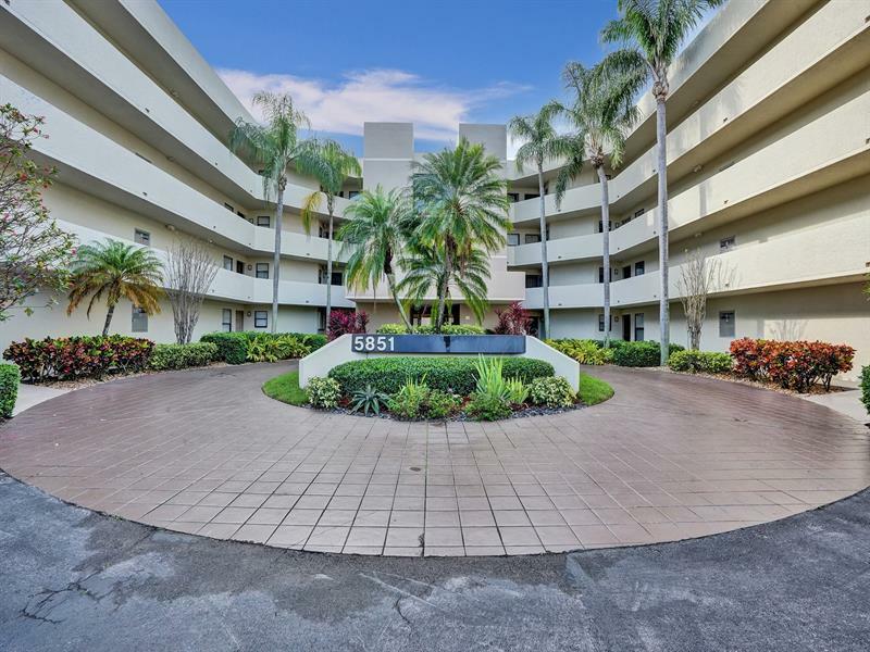 Property Photo: 5851 E Camino Del Sol 305 FL 33433