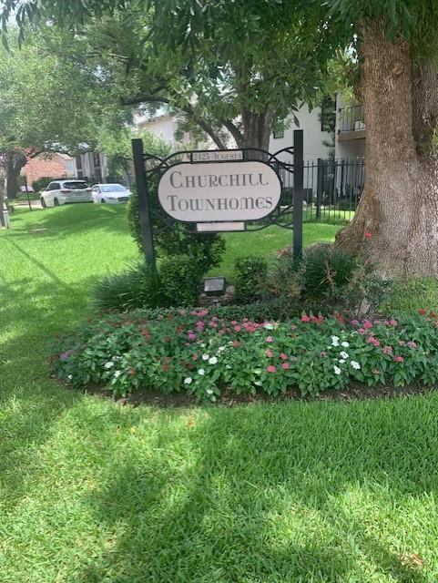 Property Photo: 2425 Augusta Drive 7 TX 77057