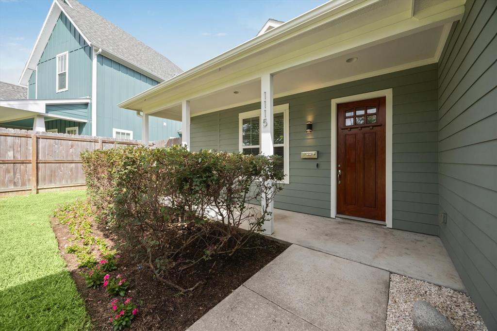 Property Photo: 1115 Du Barry Lane TX 77018