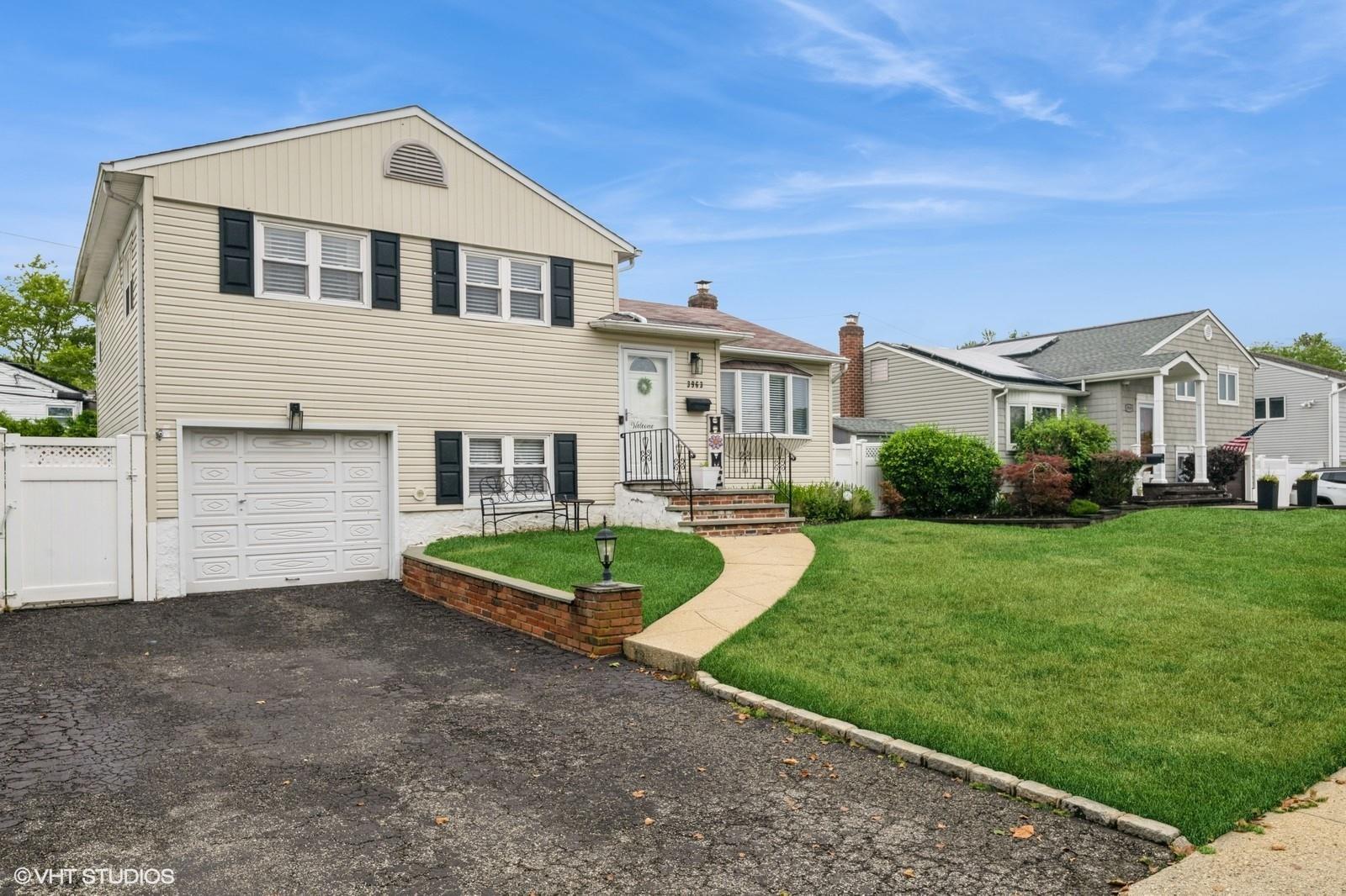 Property Photo: 3963 Daleview Avenue NY 11783